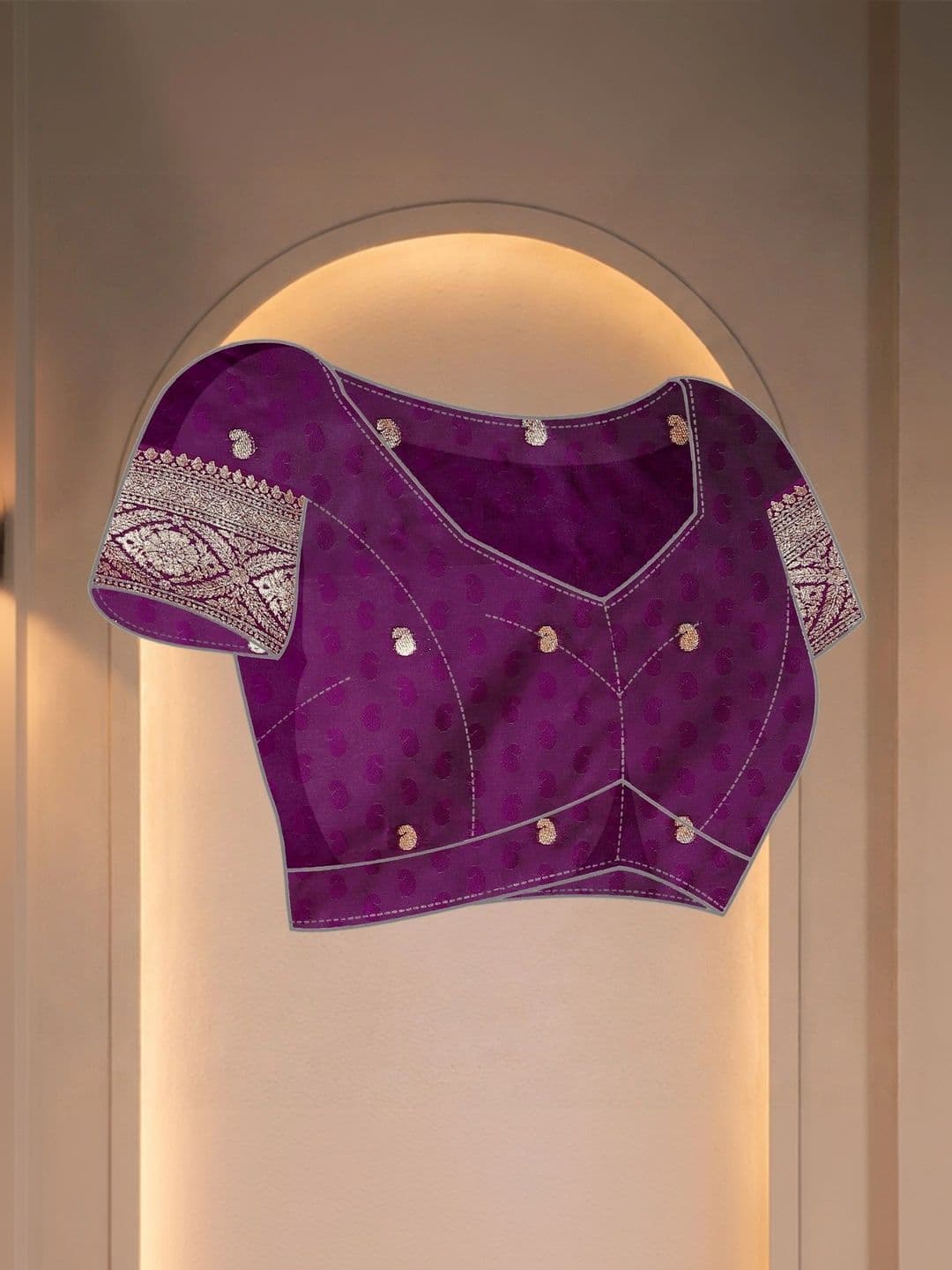SILKARA CREATION Floral Zari Silk Blend Banarasi Saree thumbnail 2