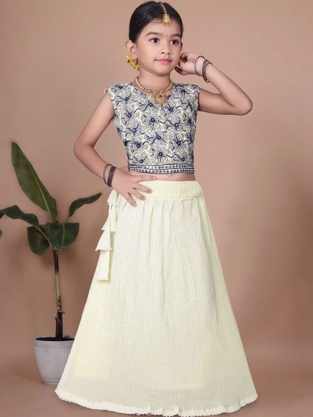 Tiny Twirls Girls Printed Ready to Wear Lehenga & thumbnail 5