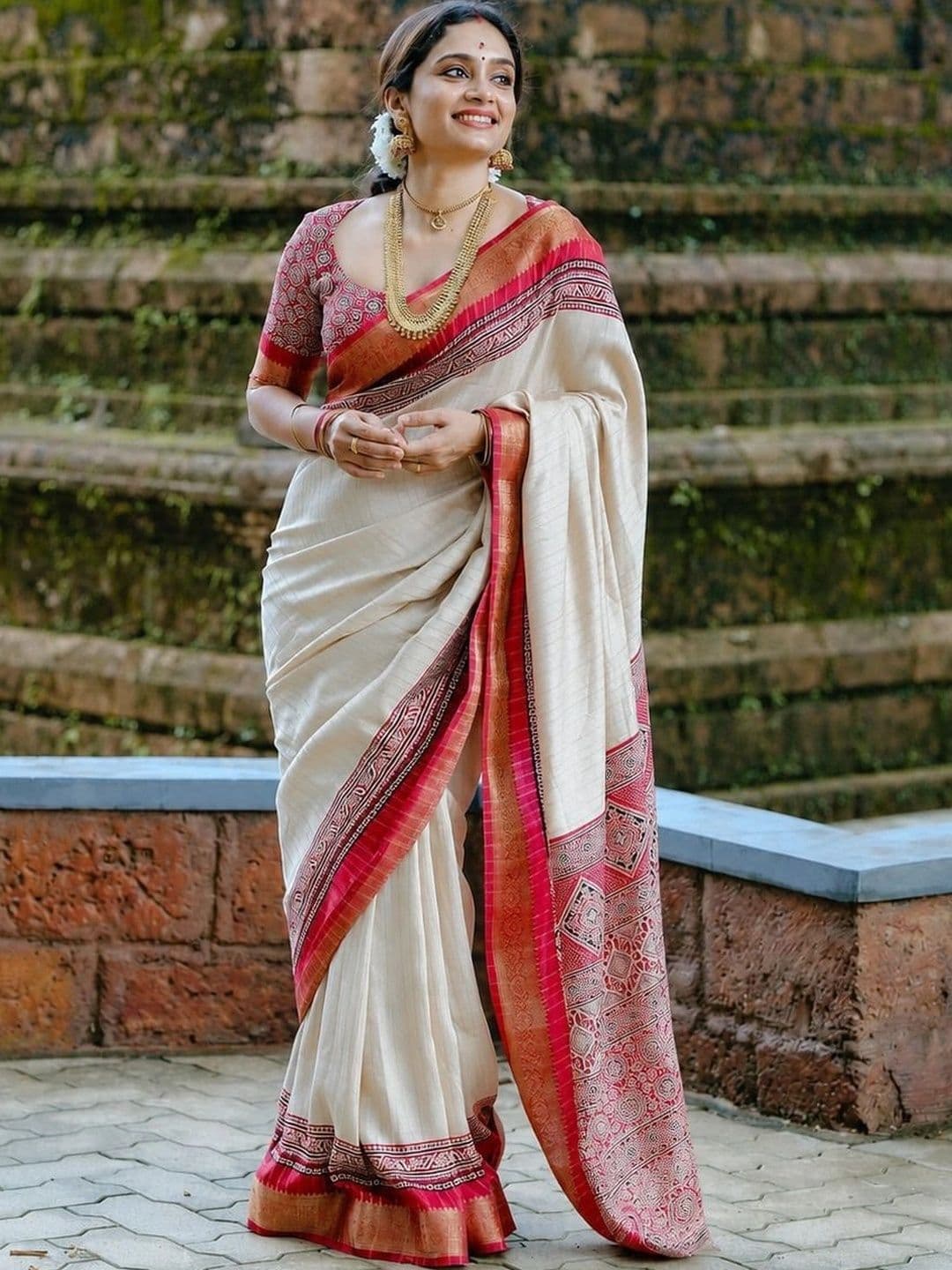 BOLOKA Zari Art Silk Designer Saree thumbnail 2