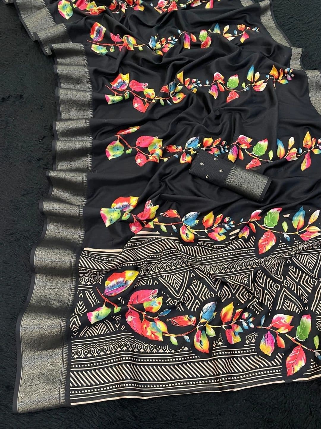 POSHKALA Floral Silk Cotton Saree thumbnail 2