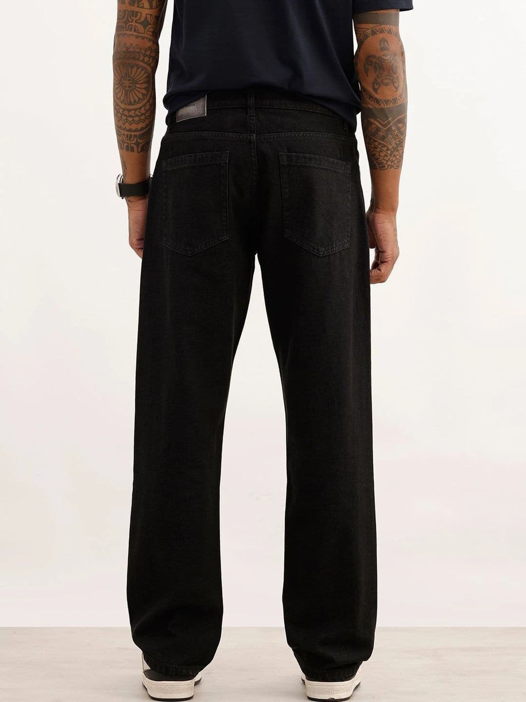 WROGN Men Anti Relaxed Fit Mid-Rise Stretchable Jeans thumbnail 2