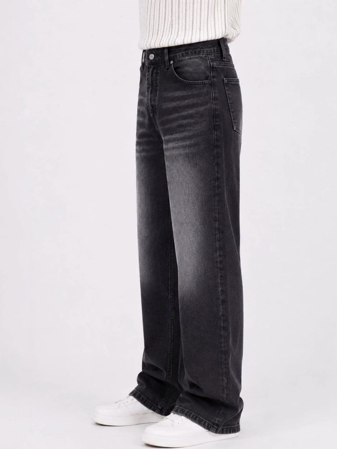 MQ Denim Men Straight Fit Mid-Rise Low Distress Light Fade Jeans thumbnail 2