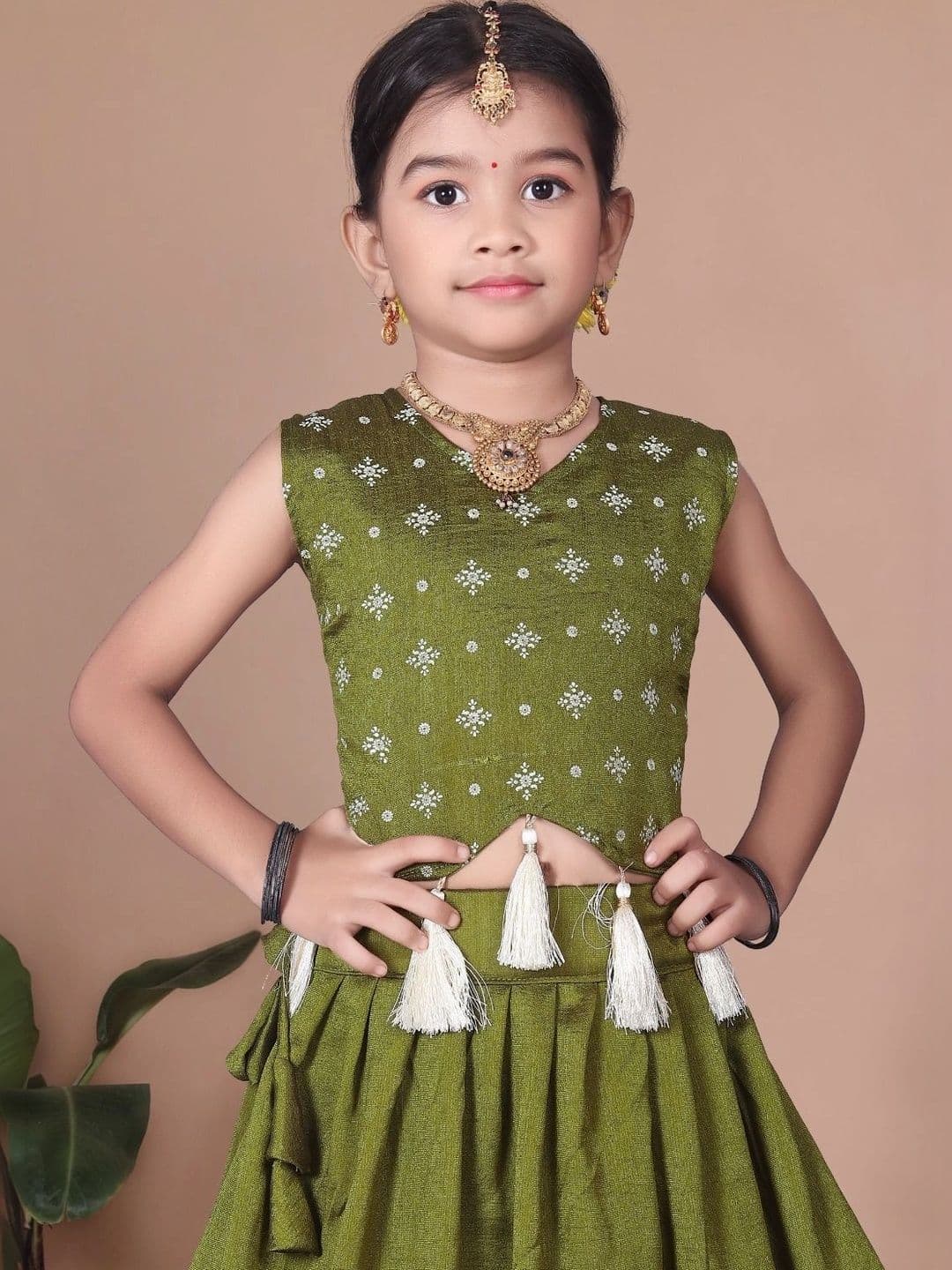 Tiny Twirls Girls Embellished Thread Work Ready to Wear Lehenga & thumbnail 5