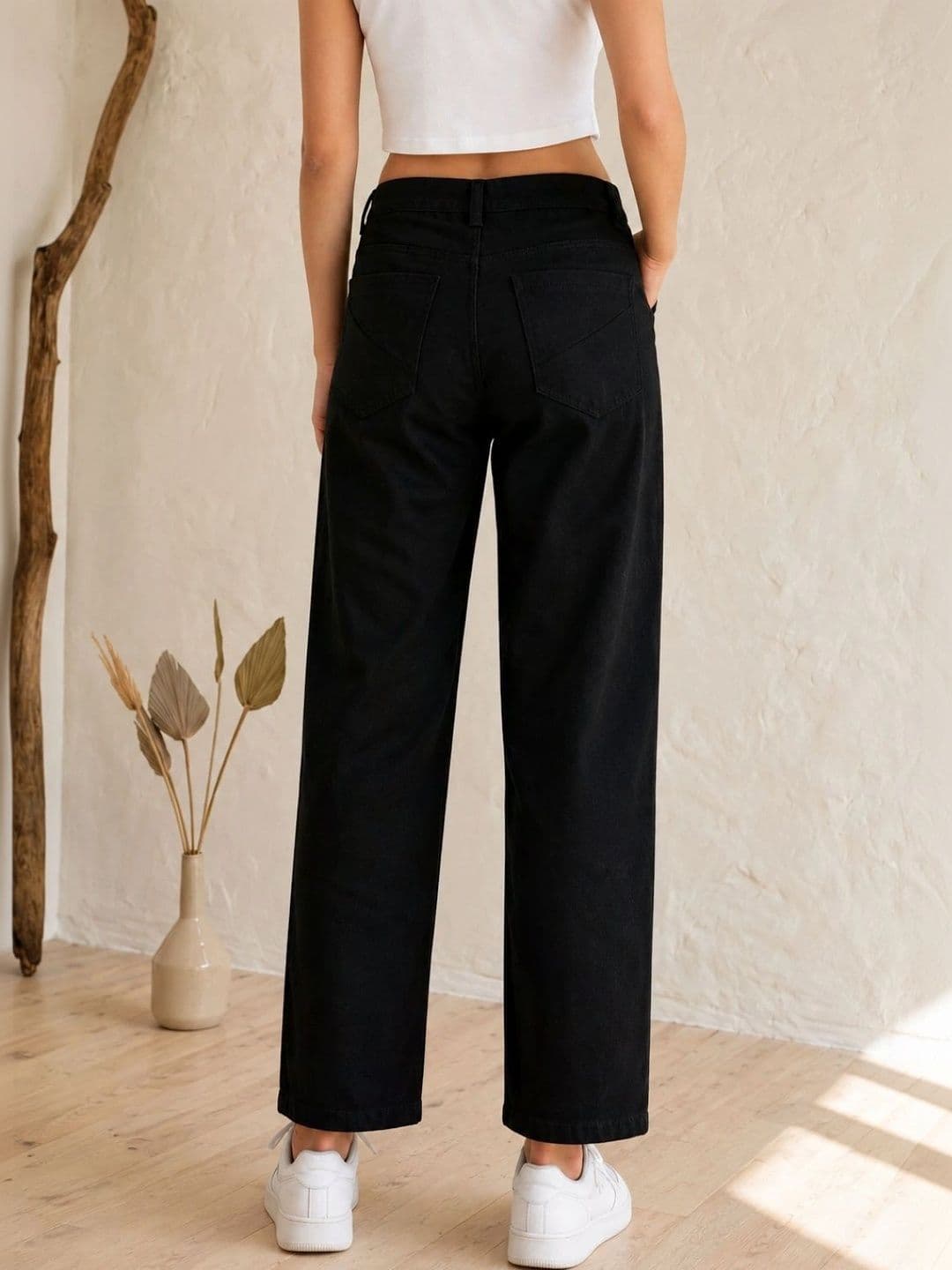 LINARIA Women Classic Relaxed Fit Mid-Rise Stretchable Jeans thumbnail 2