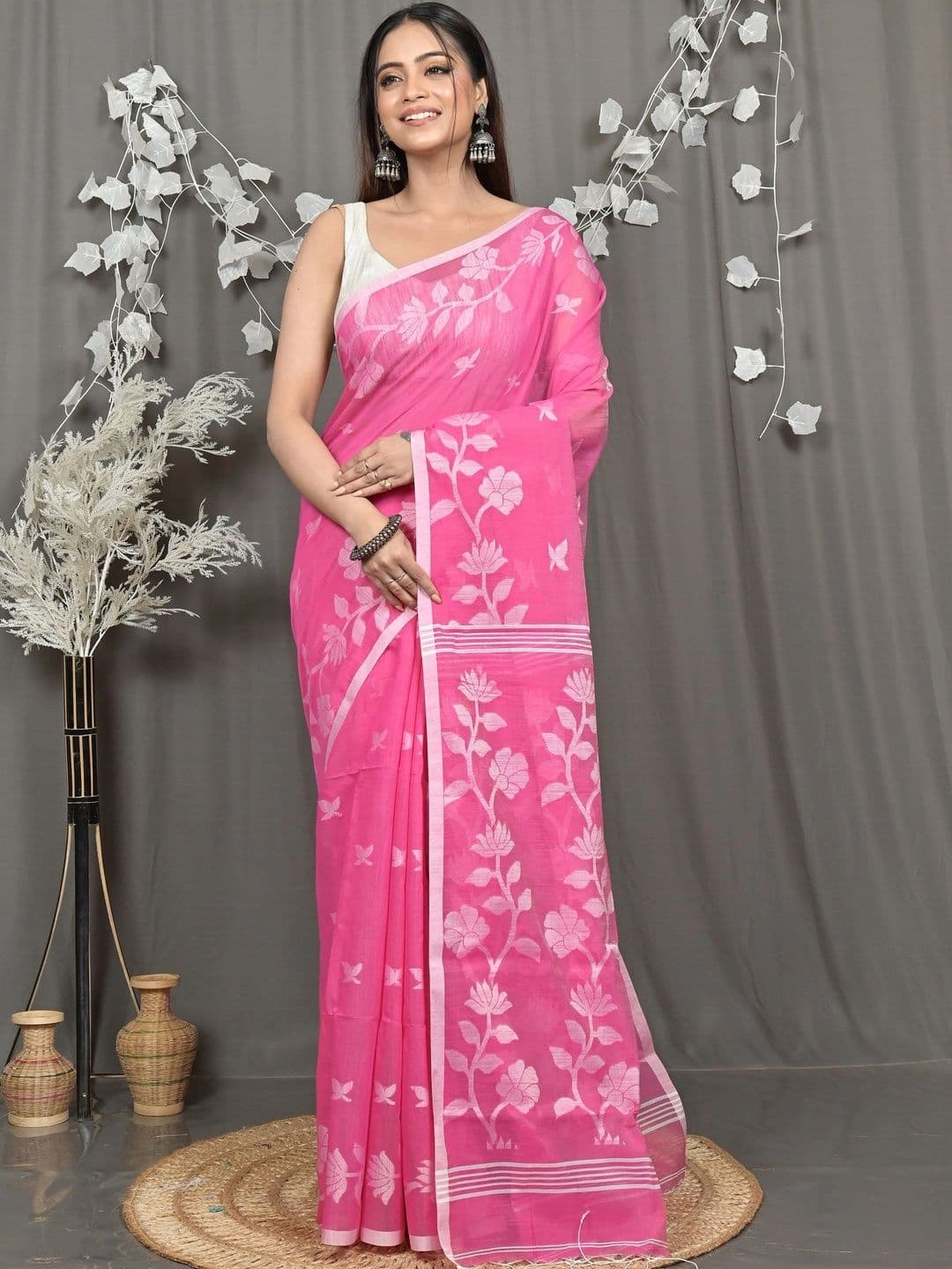 DipDiya Woven Design Sequinned Handloom Taant Saree thumbnail 7