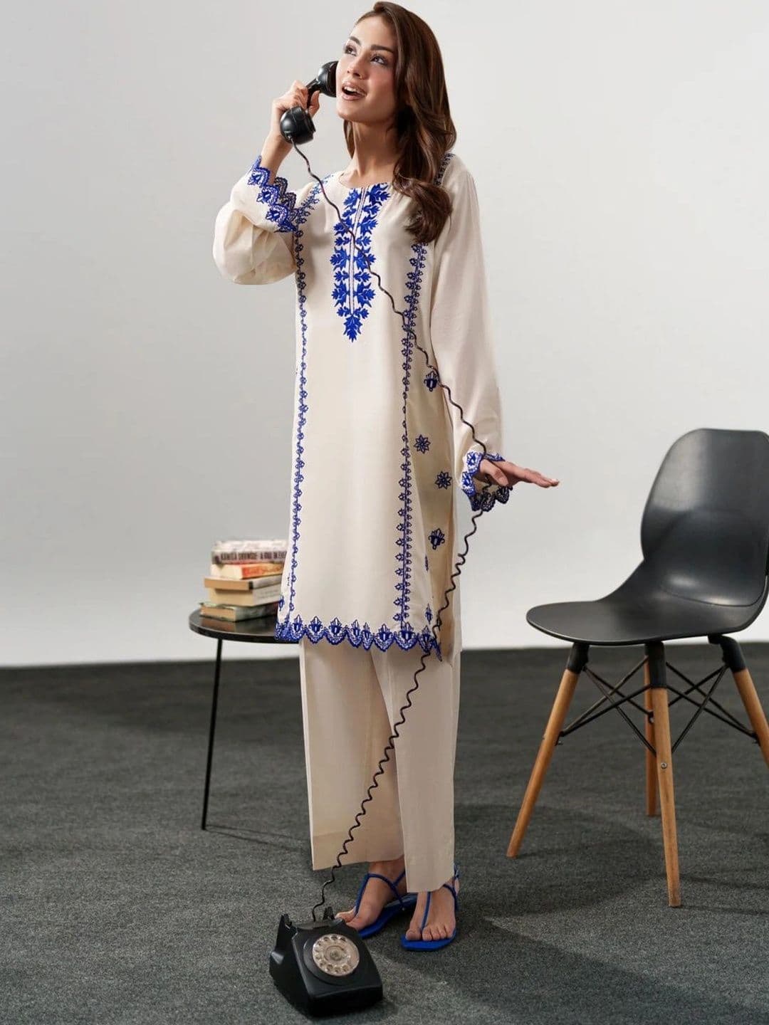 Anouk Women Ethnic  Embroidered Regular Thread Work Chanderi Silk Kurta with Trousers - view 1
