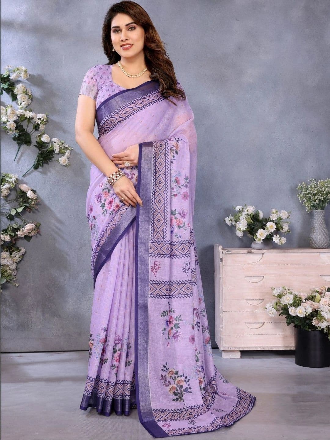 Mitera Floral Linen Blend Designer Saree thumbnail 6