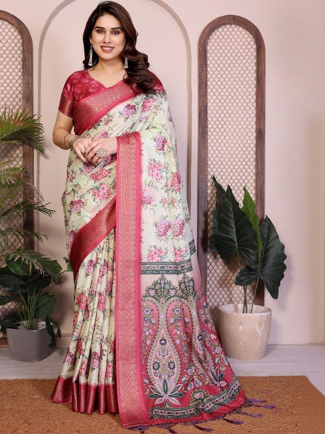 Mitera Floral Designer Saree thumbnail 2
