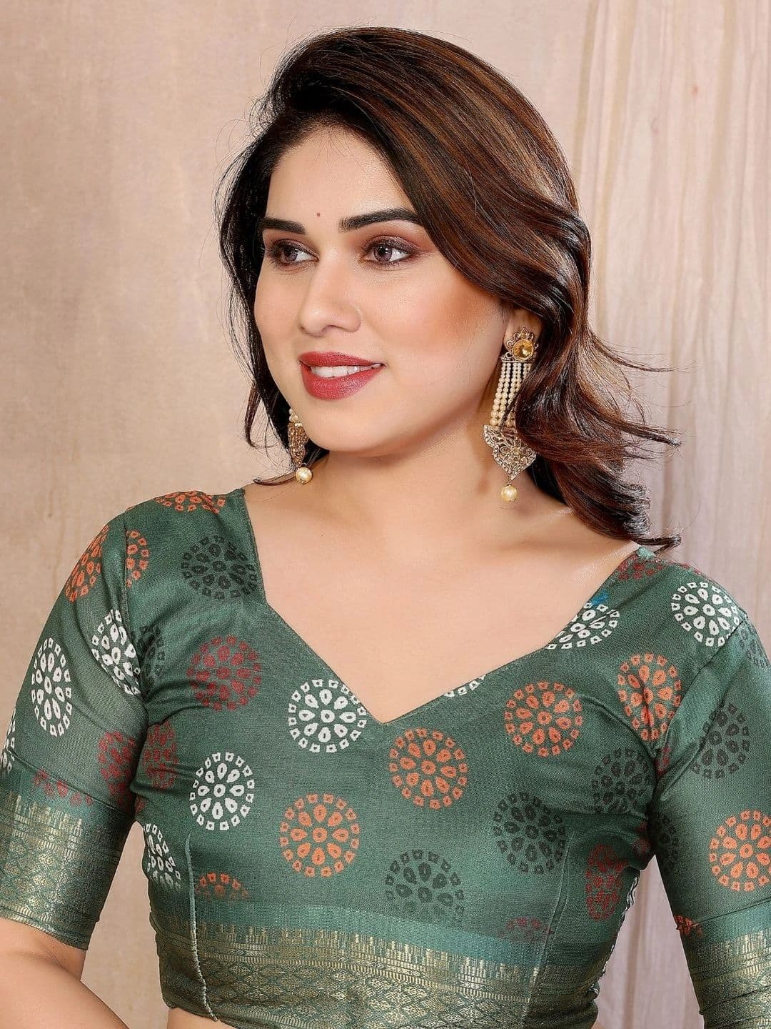 Mitera Bandhani Designer Saree thumbnail 4