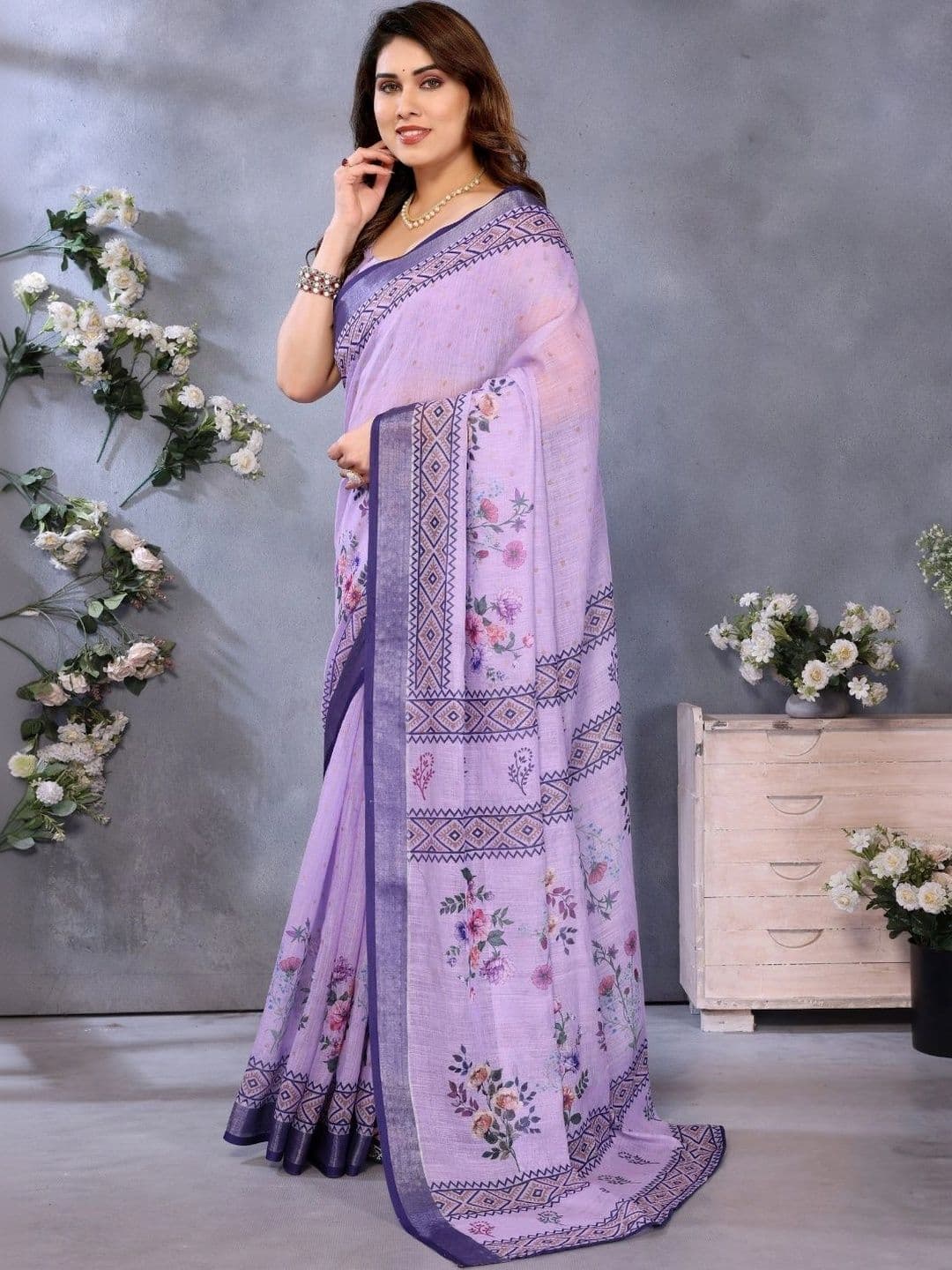 Mitera Floral Linen Blend Designer Saree thumbnail 7