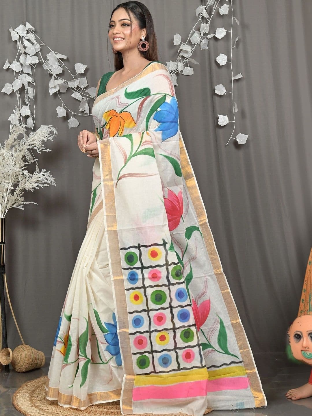 DipDiya Floral Sequinned Pure Cotton Handloom Taant Saree thumbnail 4