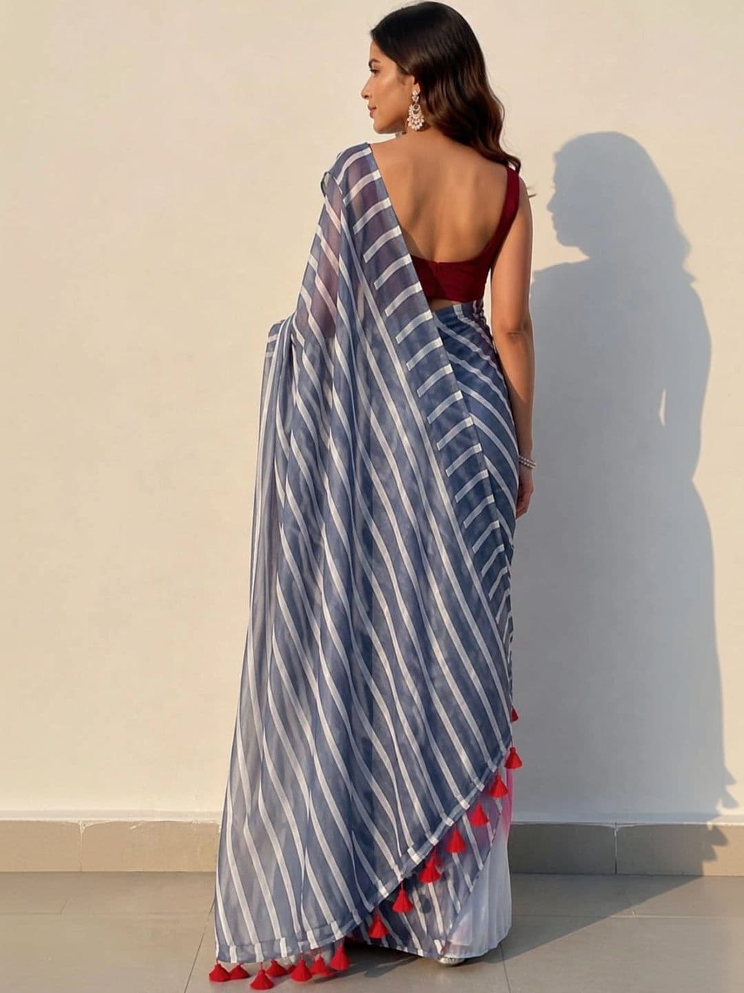 SHRIJAMYAHAM Striped Gotta Patti Linen Blend Saree thumbnail 3