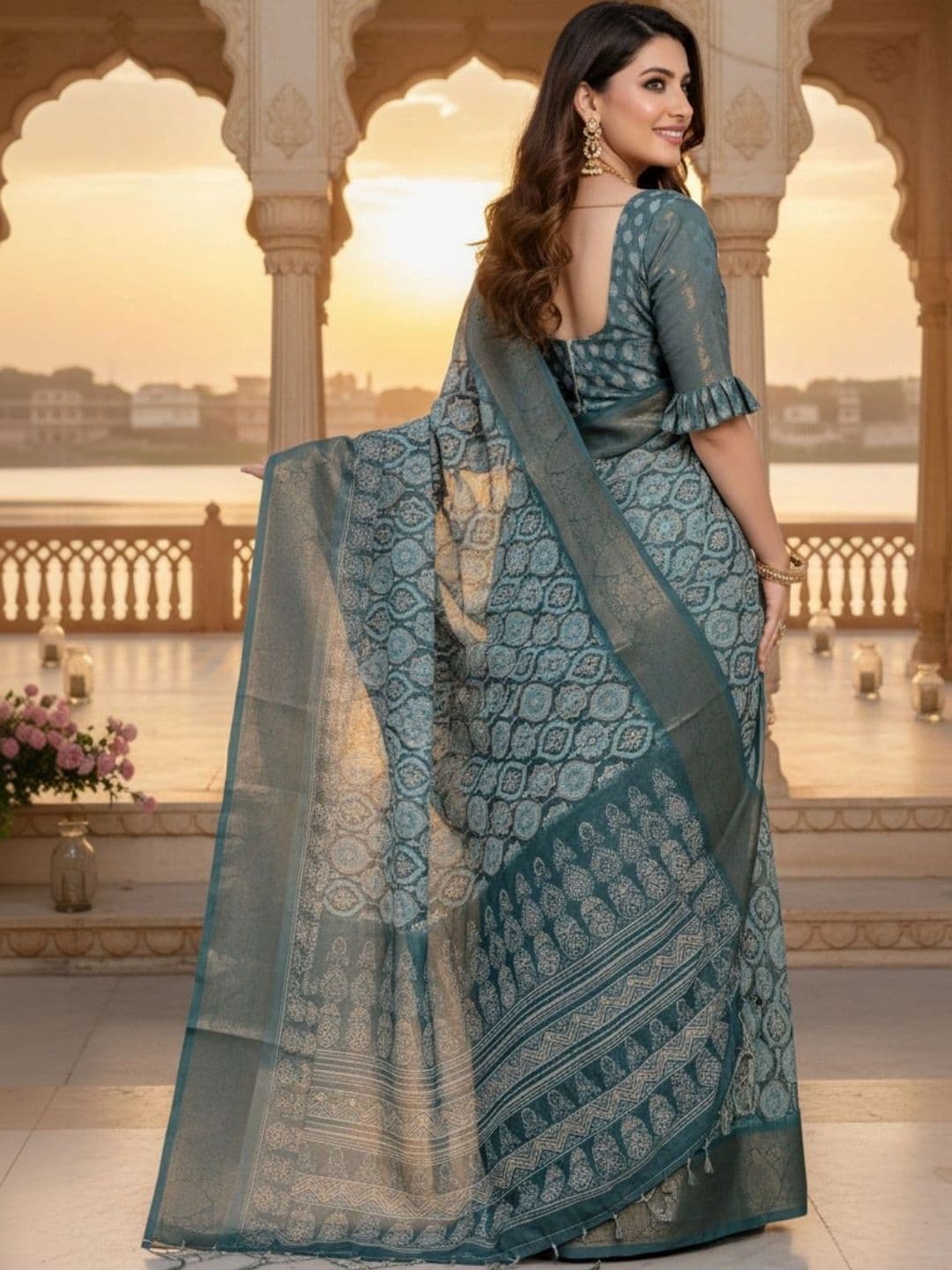 Mitera Silk Blend Designer Saree thumbnail 4