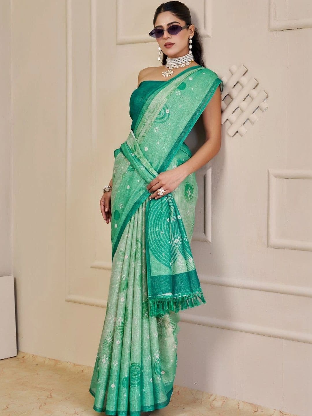 Mitera Floral Tissue Designer Saree thumbnail 5