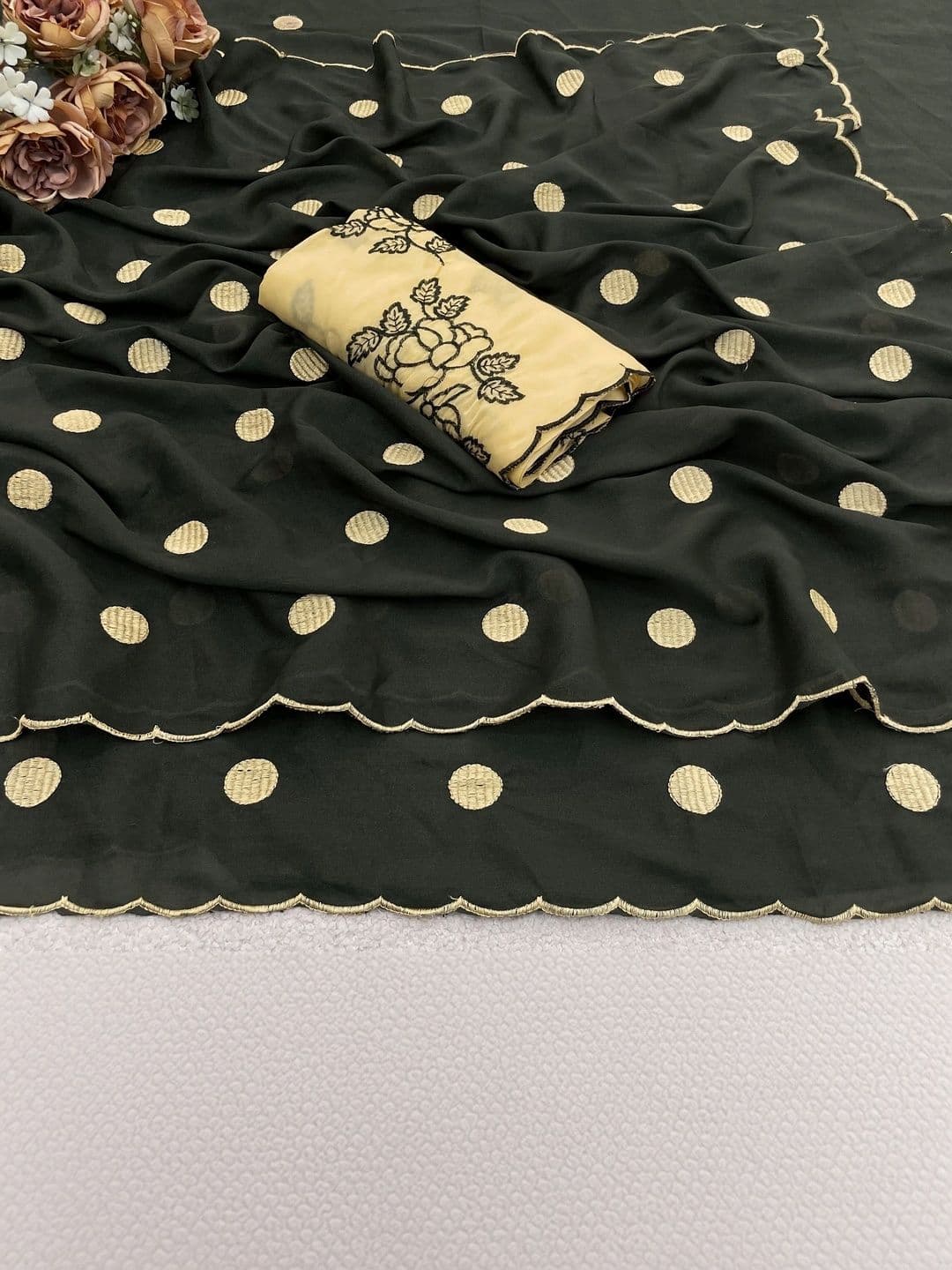 Saanvi Embellished Embroidered Poly Georgette Saree thumbnail 2