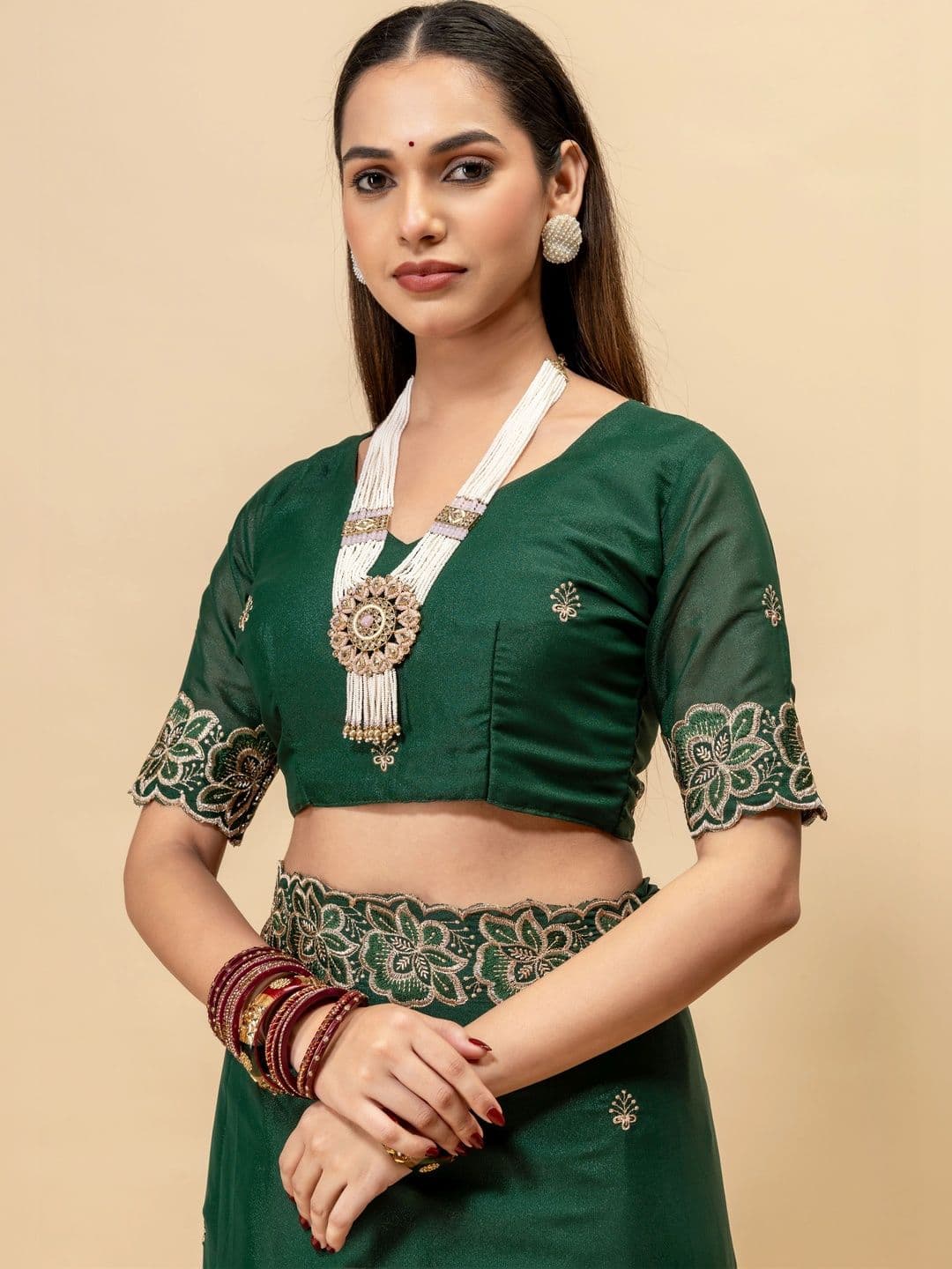 LabelVASTRA Embellished Embroidered Poly Georgette Saree thumbnail 4