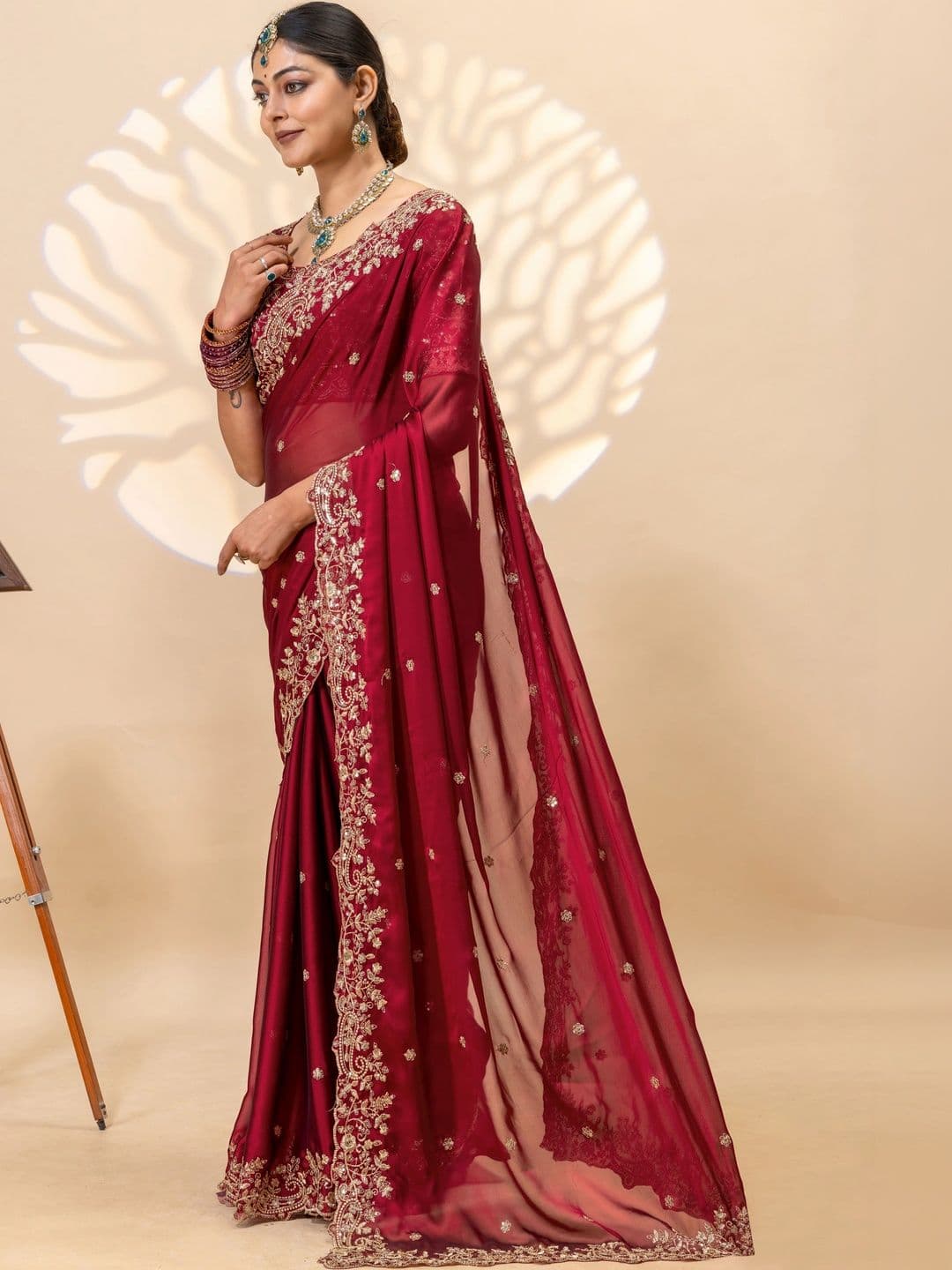 Saanvi Paisley Embroidered Silk Blend Saree thumbnail 5