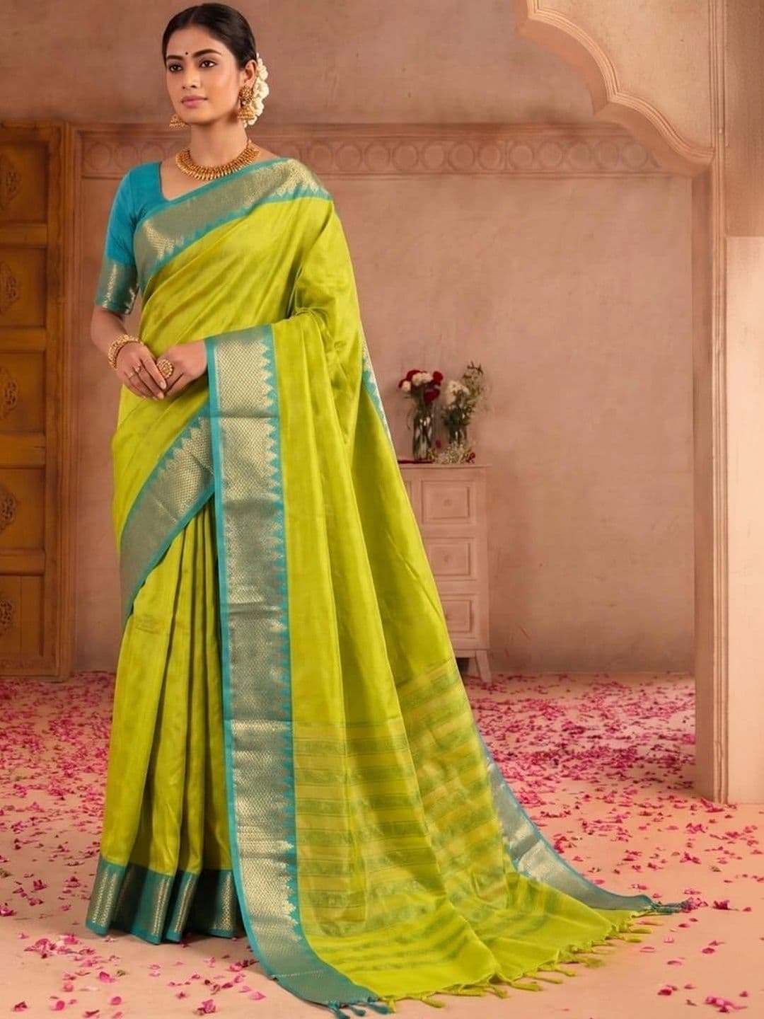 SAMANTHA Striped Zari Silk Blend Banarasi Saree thumbnail 5