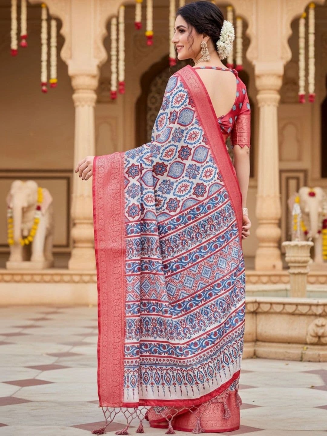 Mitera Floral Silk Blend Designer Saree thumbnail 2