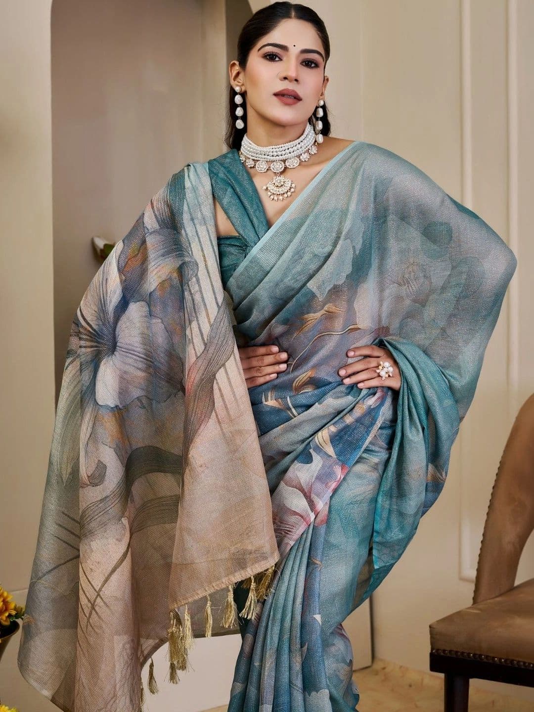 Mitera Floral Tissue Designer Saree thumbnail 2