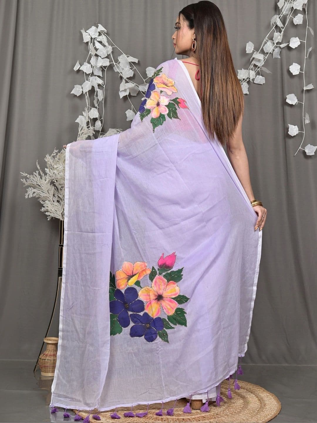 DipDiya  Women Floral Sequinned Pure Cotton Handloom Taant Saree thumbnail 5