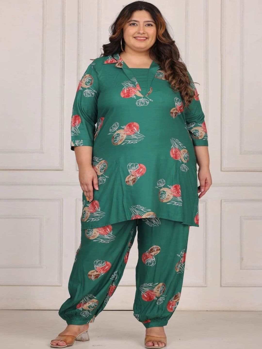 Sandhya's Plus Women Floral Printed Regular Kurta with Harem Pants - view 1