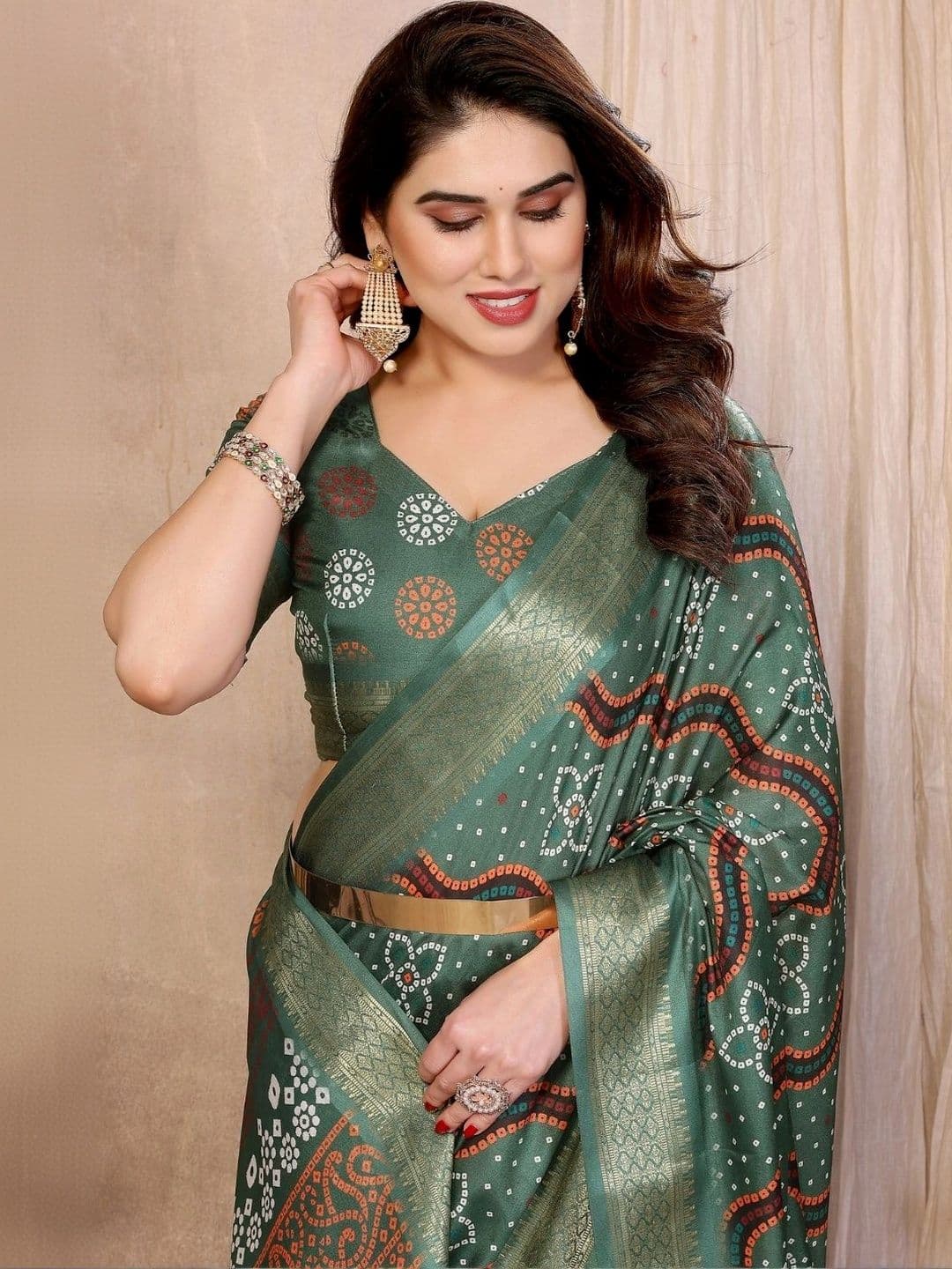Mitera Bandhani Designer Saree thumbnail 2