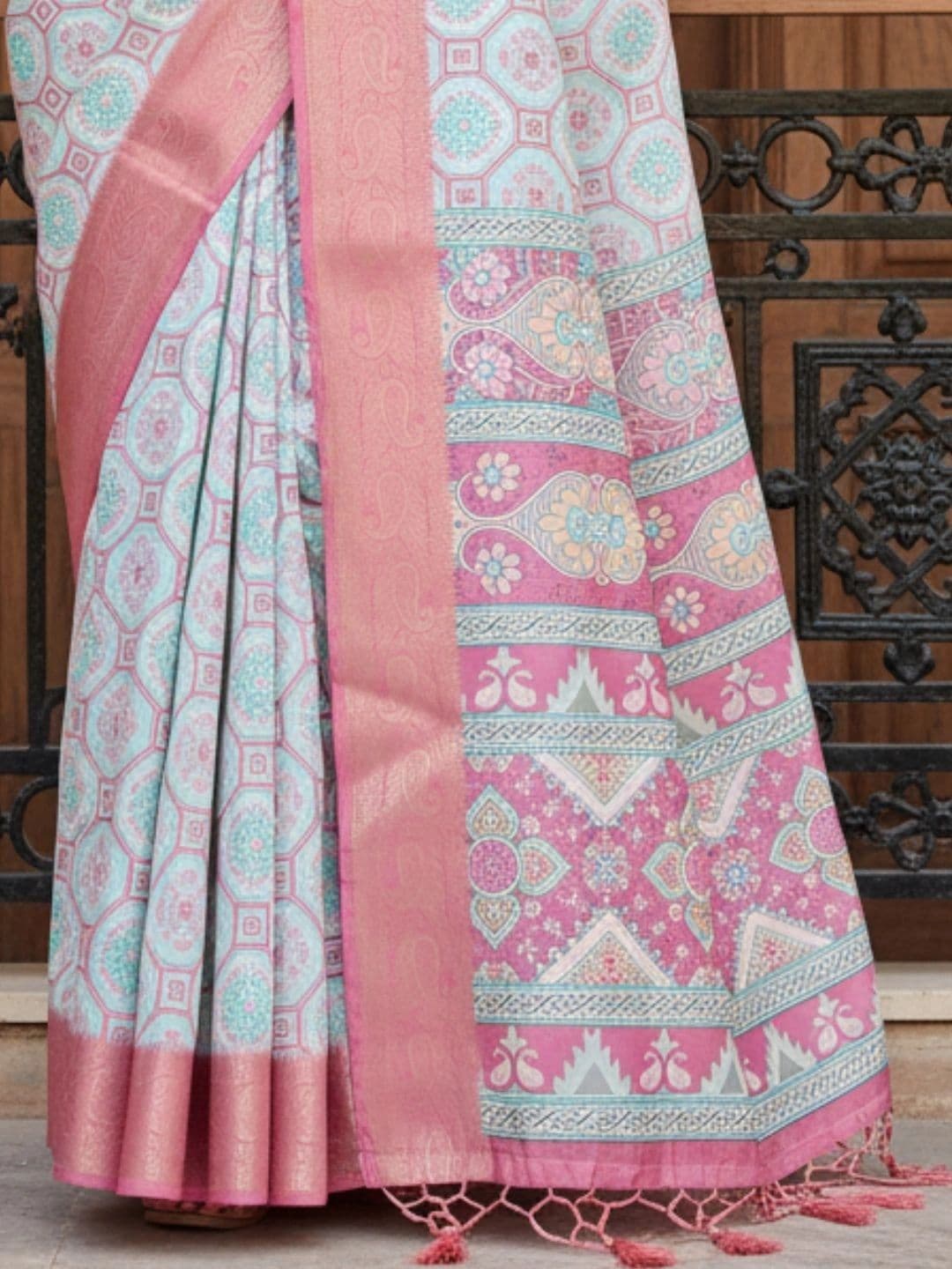 Mitera Silk Blend Designer Saree thumbnail 4