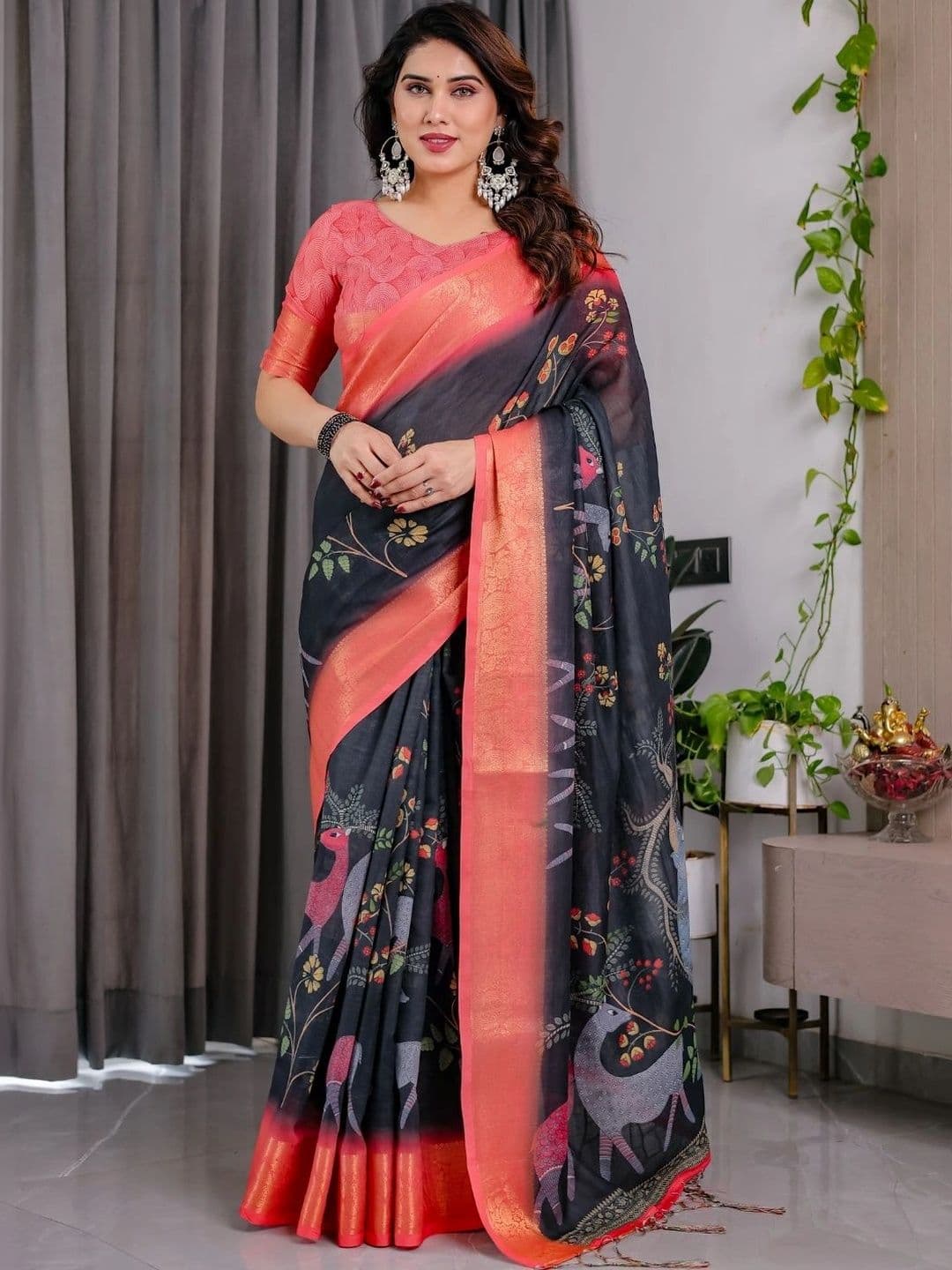 Mitera Floral Silk Blend Designer Saree thumbnail 7