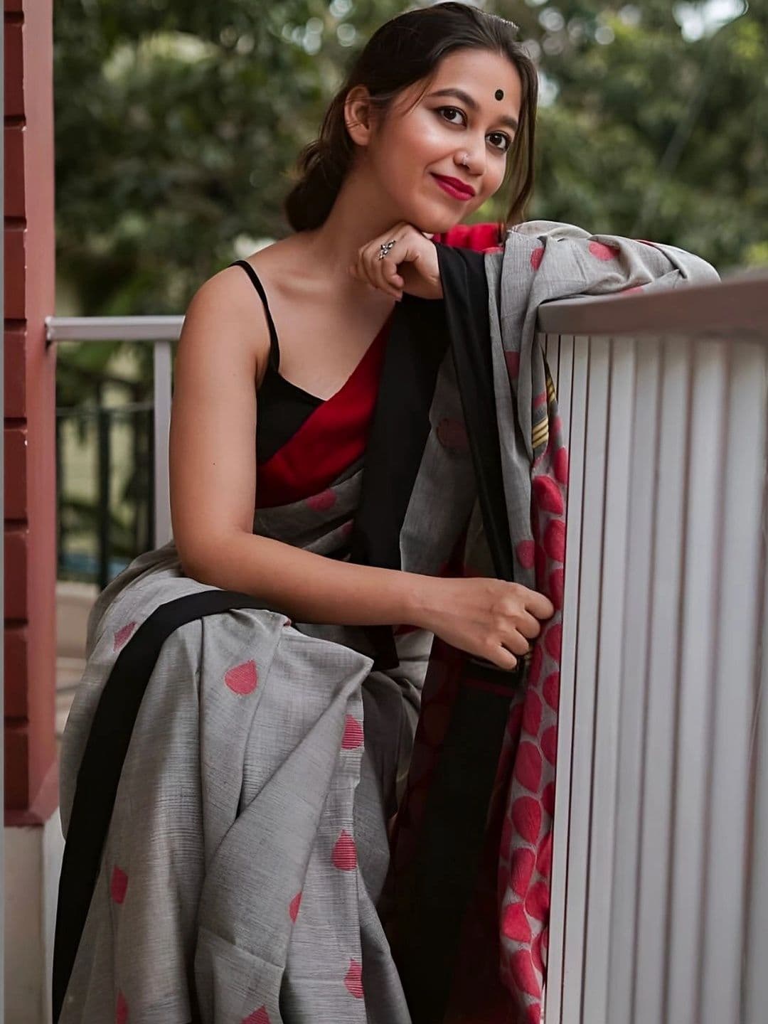 MISS WEARS Paisley Saree thumbnail 3