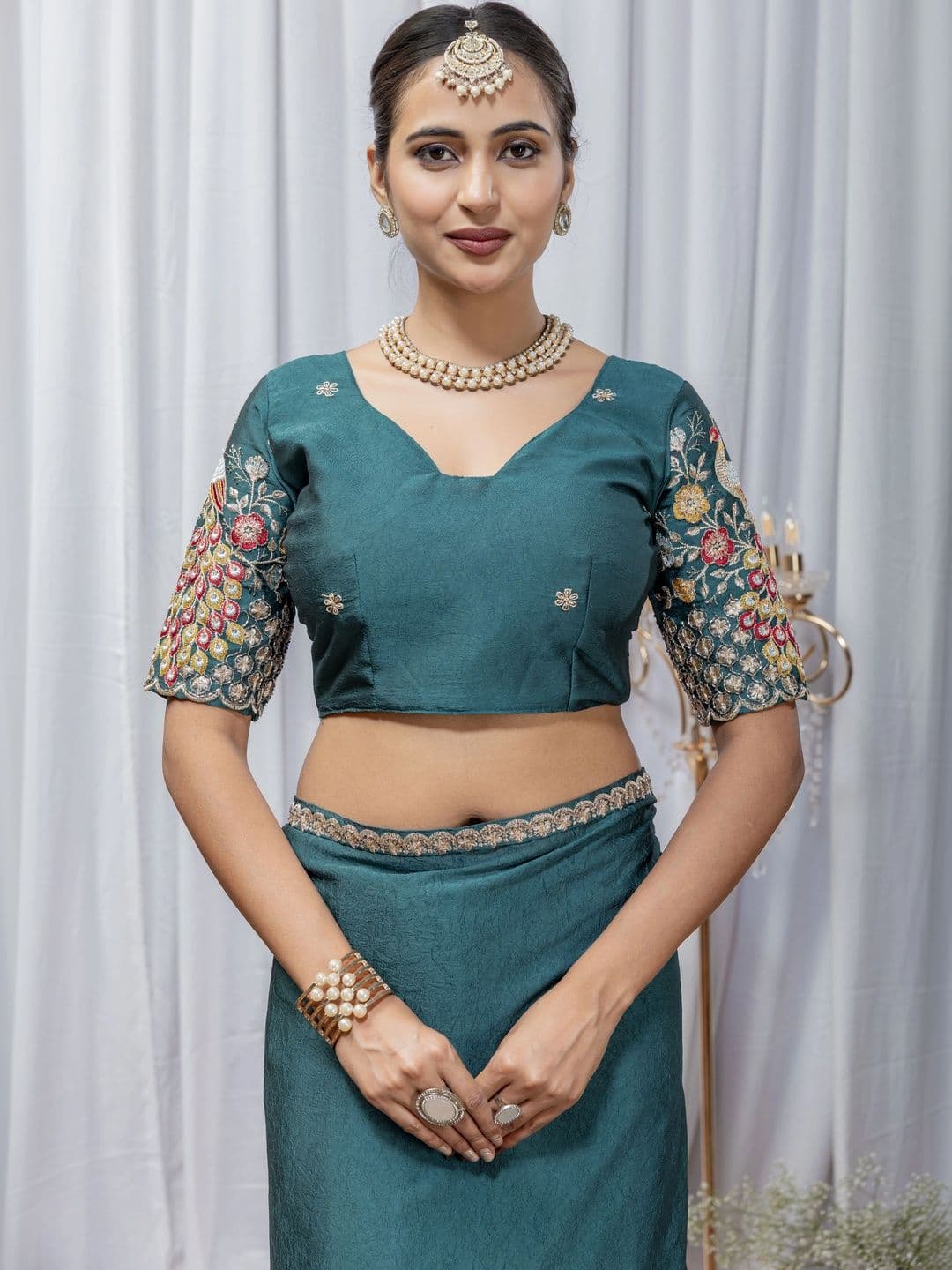 Saanvi Embellished Embroidered Poly Georgette Saree thumbnail 2