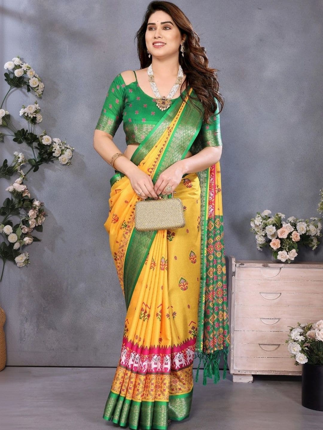 Mitera Floral Zari Linen Blend Designer Saree thumbnail 7
