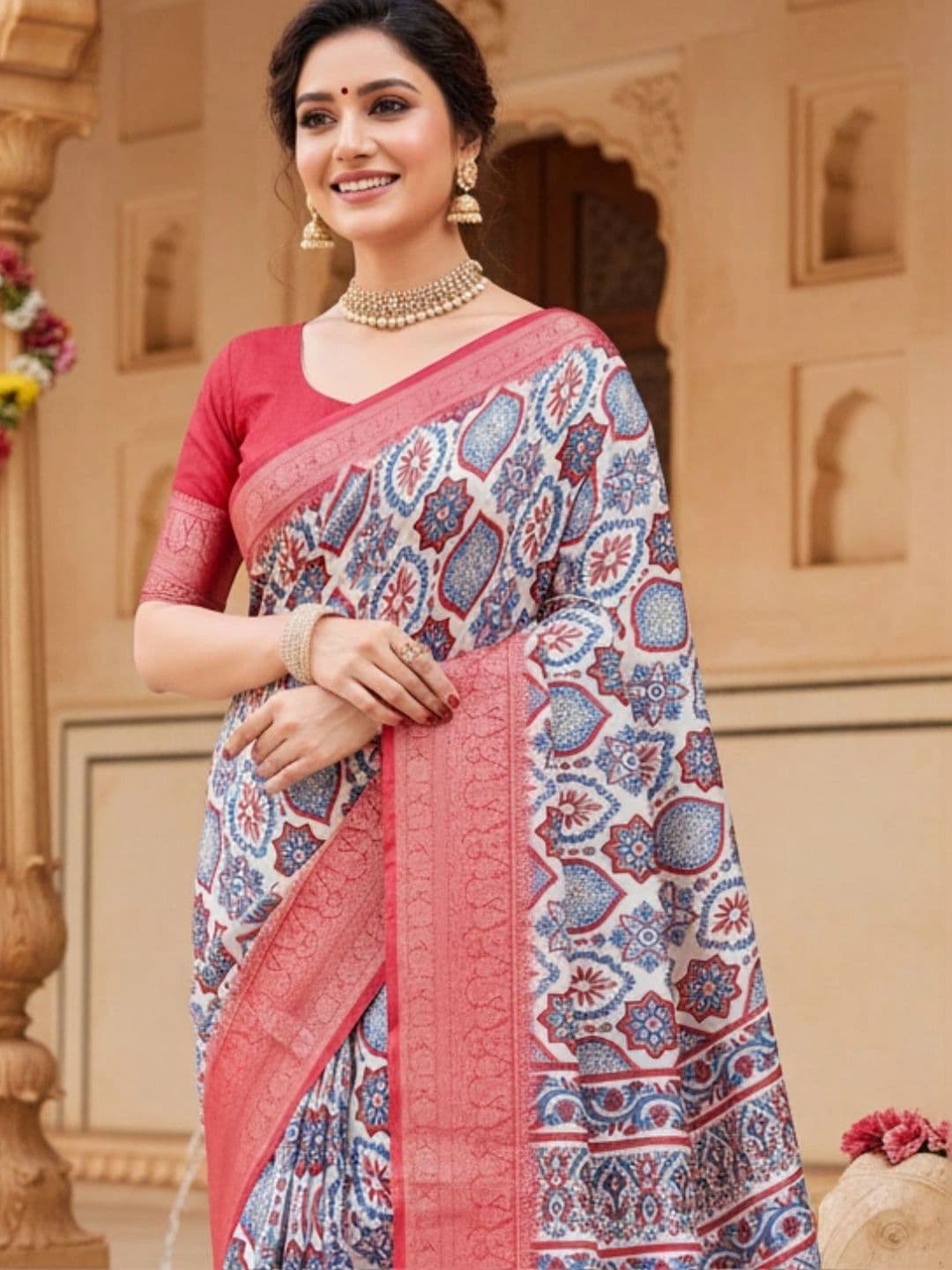 Mitera Floral Silk Blend Designer Saree thumbnail 4