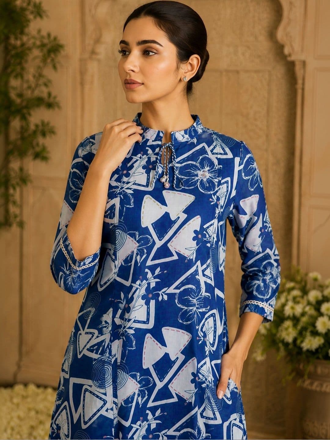 Bunai Women Printed Regular Kurta with Trousers thumbnail 2