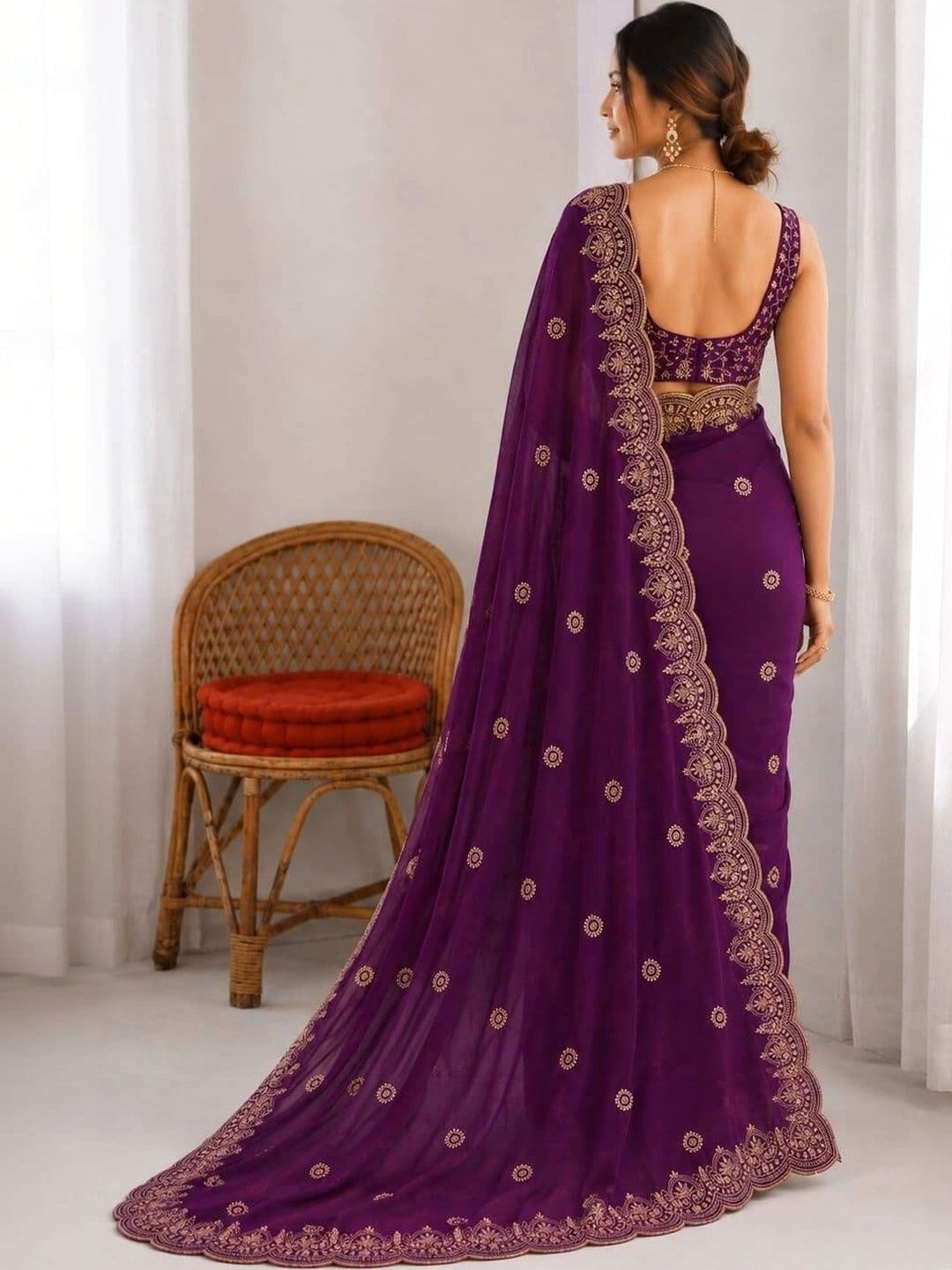 Saanvi Floral Embroidered Poly Georgette Saree thumbnail 5