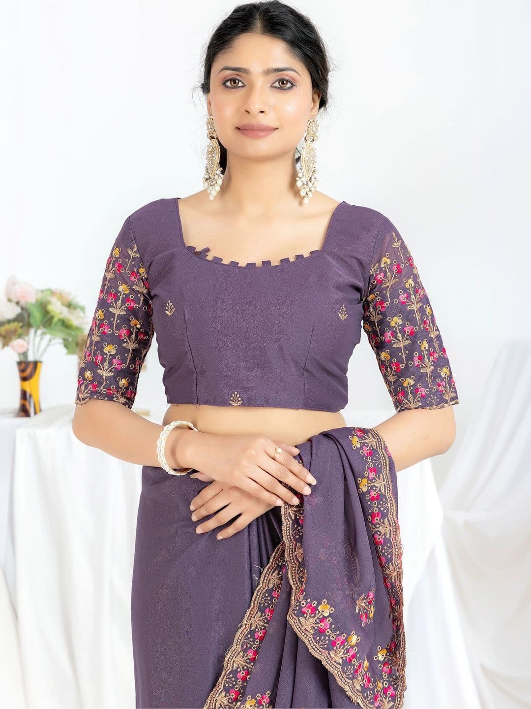 LabelVASTRA Embellished Embroidered Poly Georgette Saree thumbnail 4