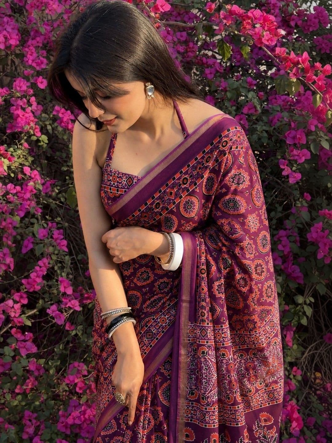 Lovwear Ethnic Motifs Pure Cotton Handloom Ikat Saree thumbnail 4