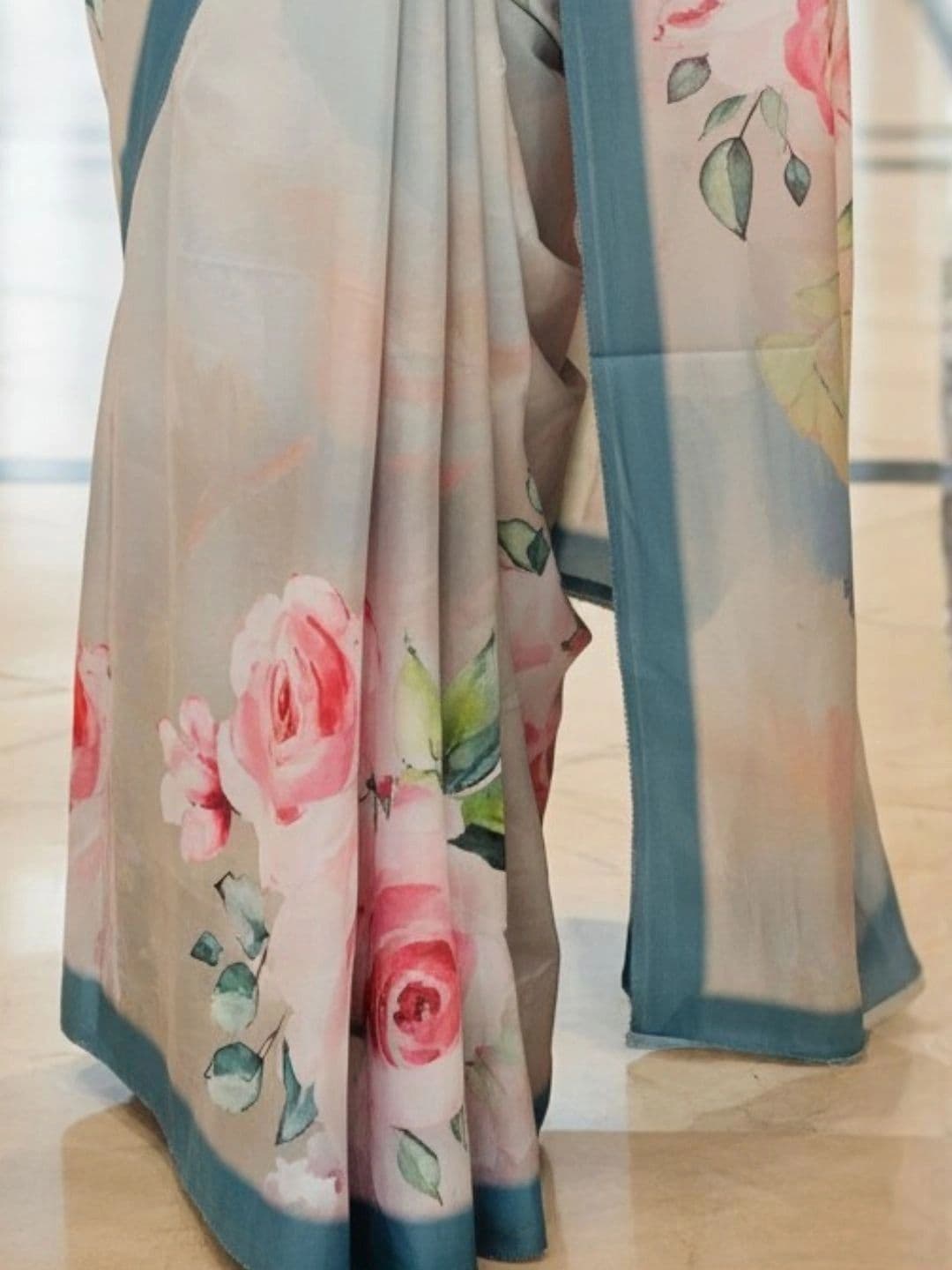 Mitera Floral Designer Saree thumbnail 4