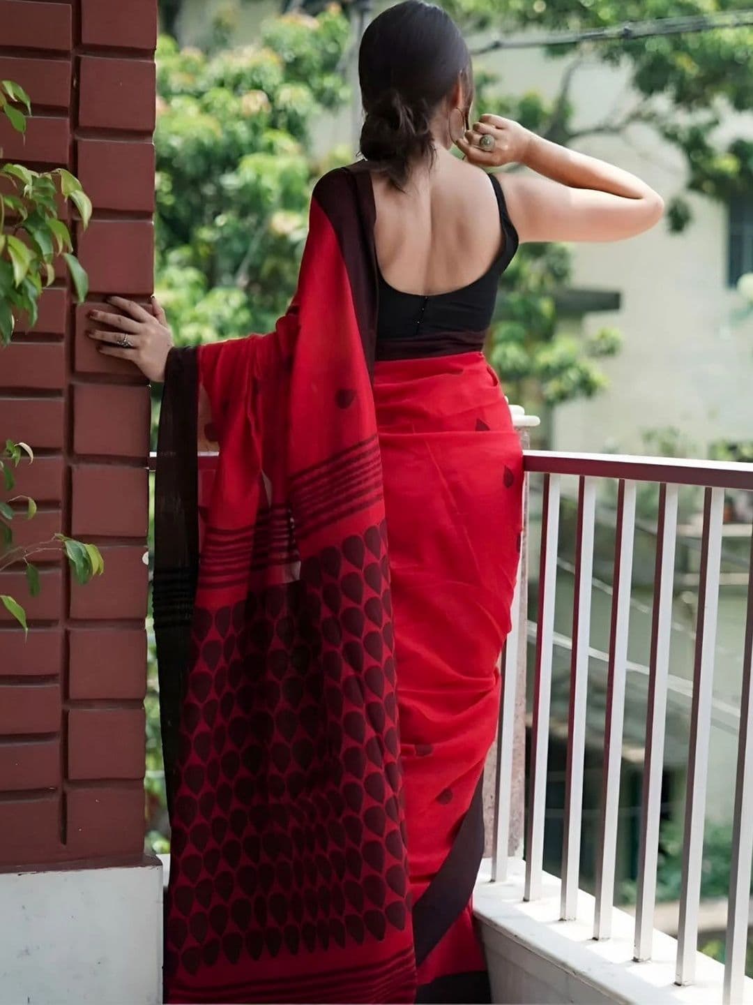 MISS WEARS Paisley Saree thumbnail 6
