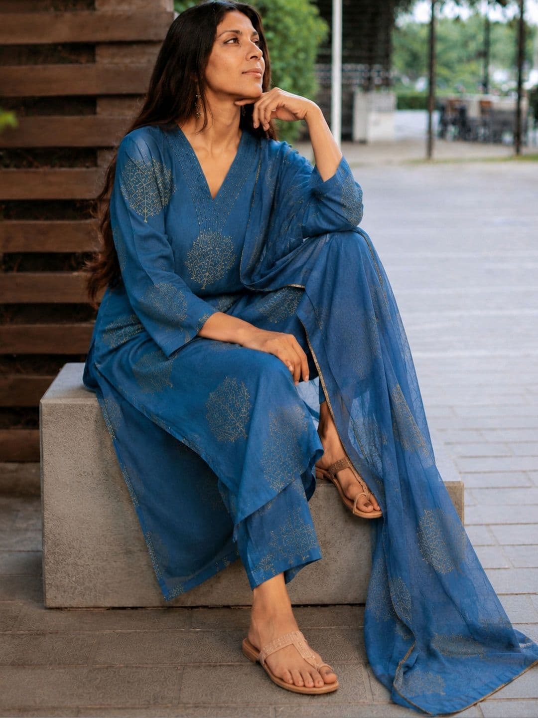 Klere Women Ethnic Motifs Printed Regular Kurta with Trousers & With Dupatta thumbnail 4
