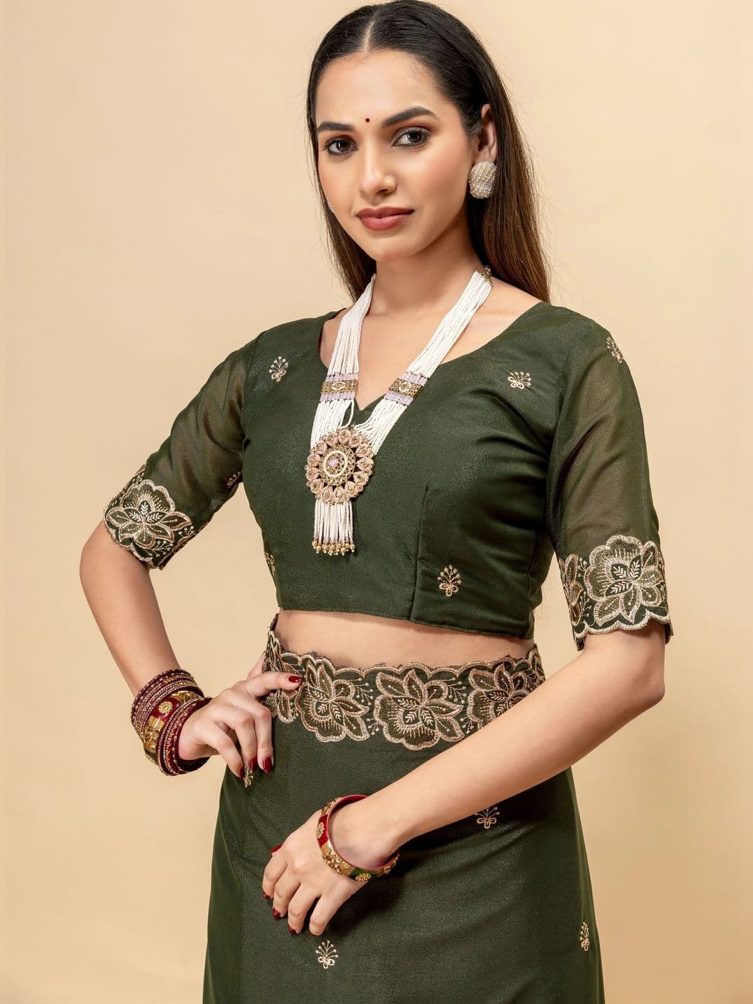 Saanvi Embellished Embroidered Poly Georgette Saree thumbnail 3