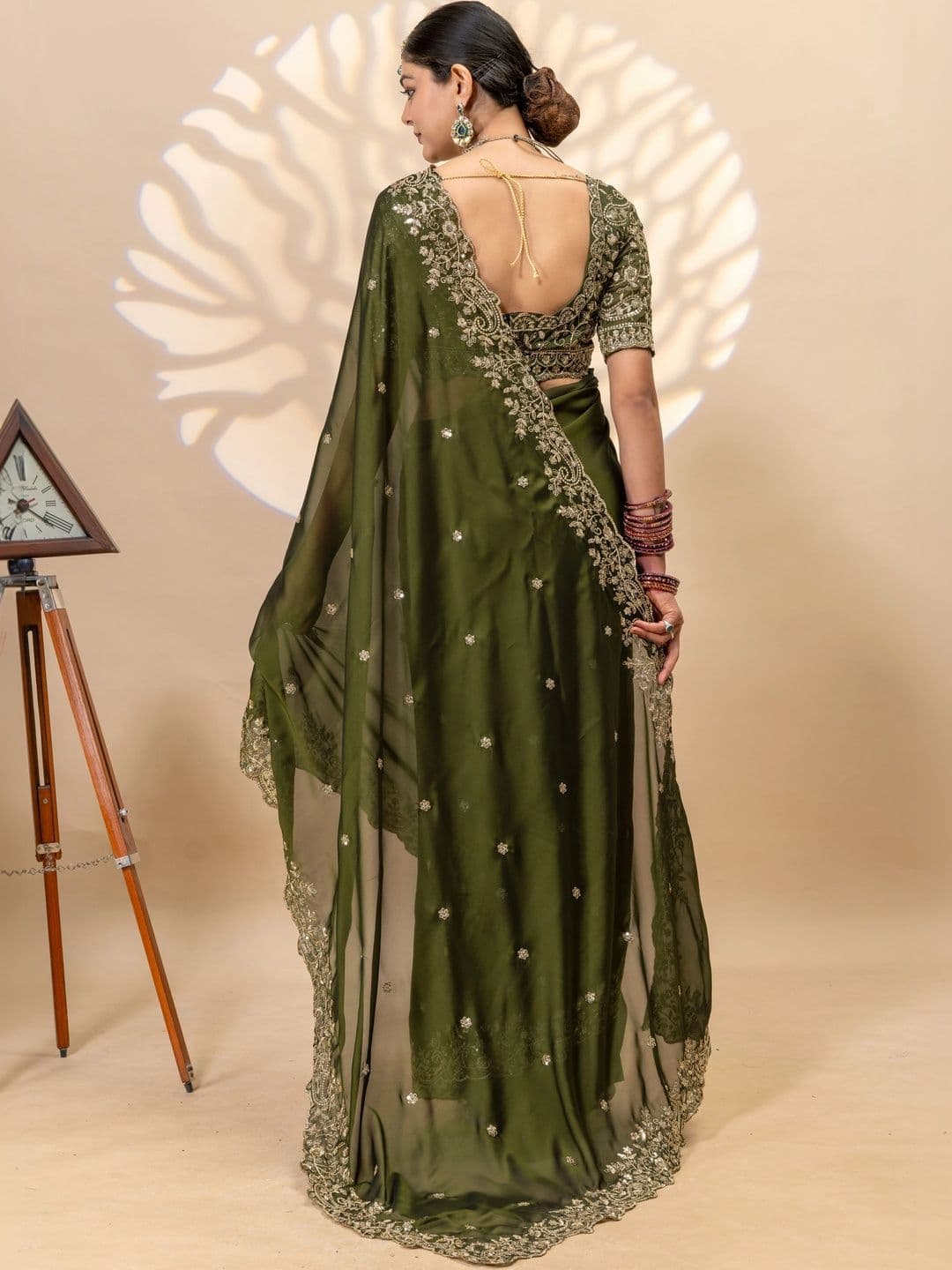 Saanvi Embellished Embroidered Silk Blend Saree thumbnail 5