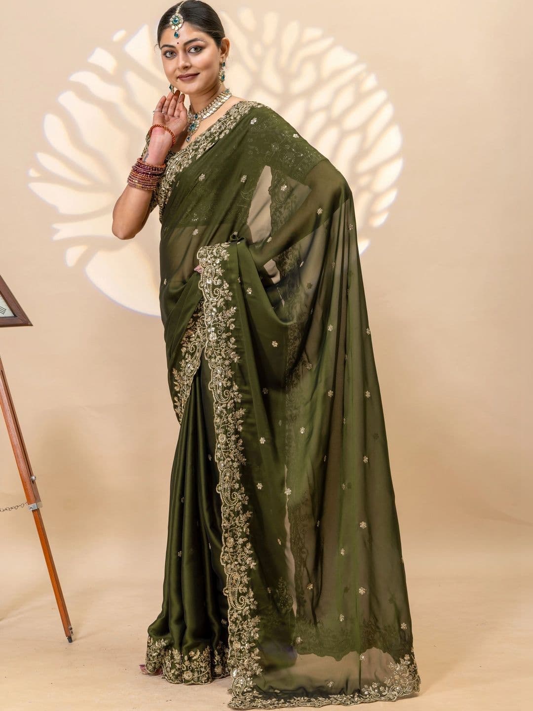 Saanvi Embellished Embroidered Silk Blend Saree thumbnail 3