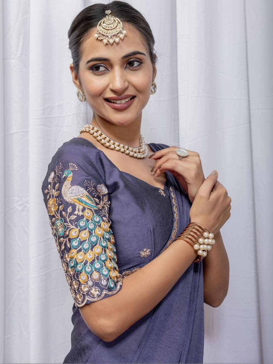 LabelVASTRA Embellished Embroidered Poly Georgette Saree thumbnail 2