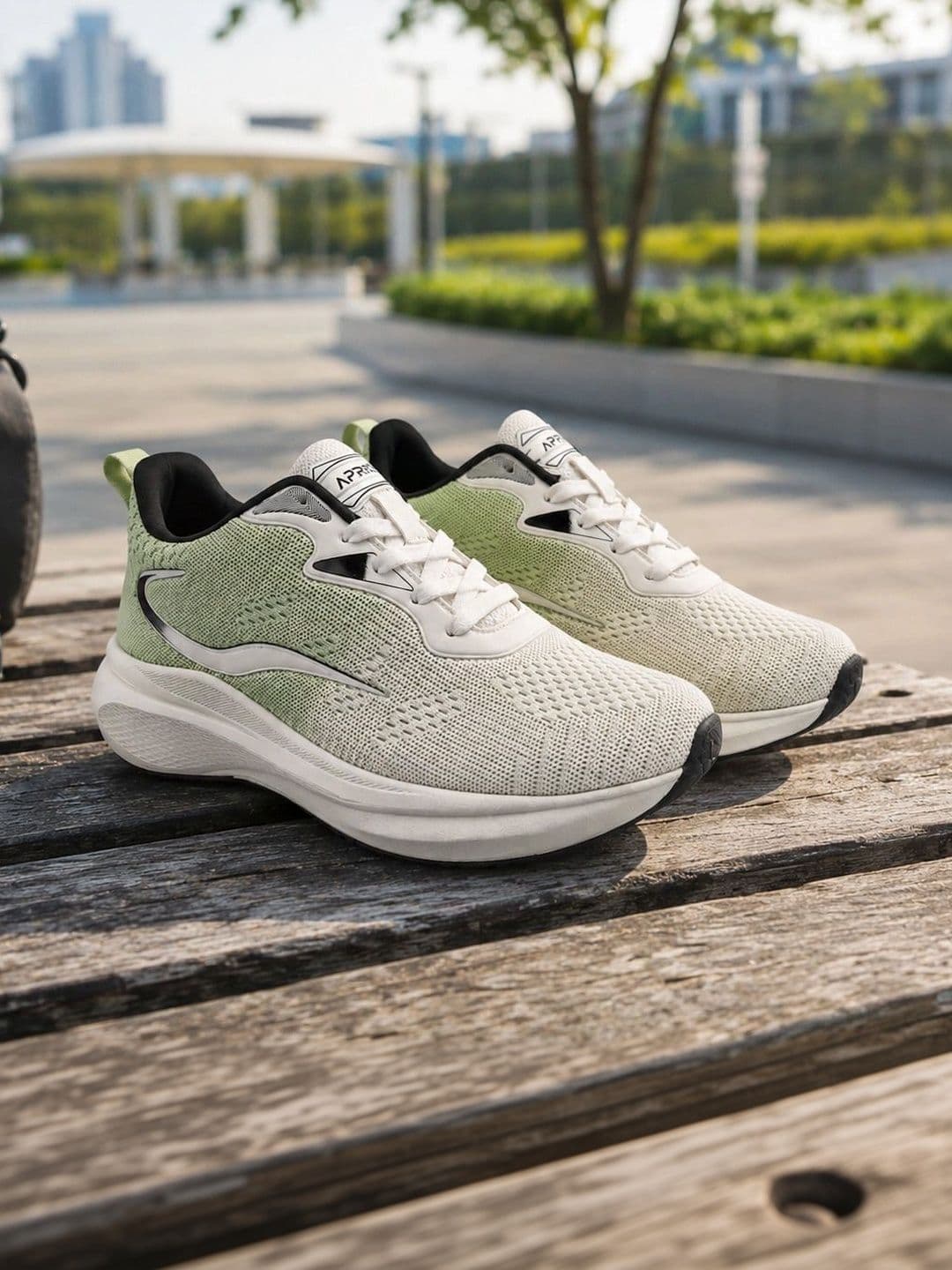 APRON Men Running Shoes thumbnail 5