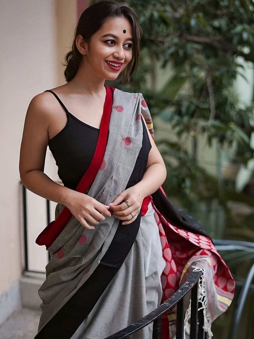 MISS WEARS Paisley Saree thumbnail 7