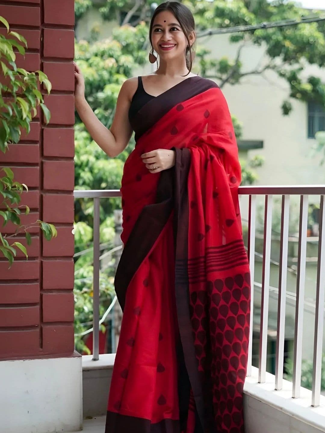 MISS WEARS Paisley Saree thumbnail 2