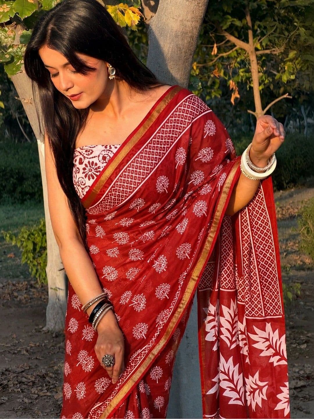 Lovwear Ethnic Motifs Pure Cotton Handloom Ikat Saree - view 1