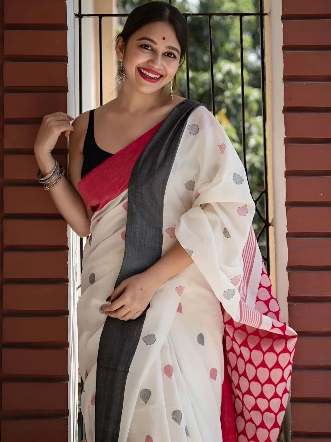 MISS WEARS Paisley Saree thumbnail 3