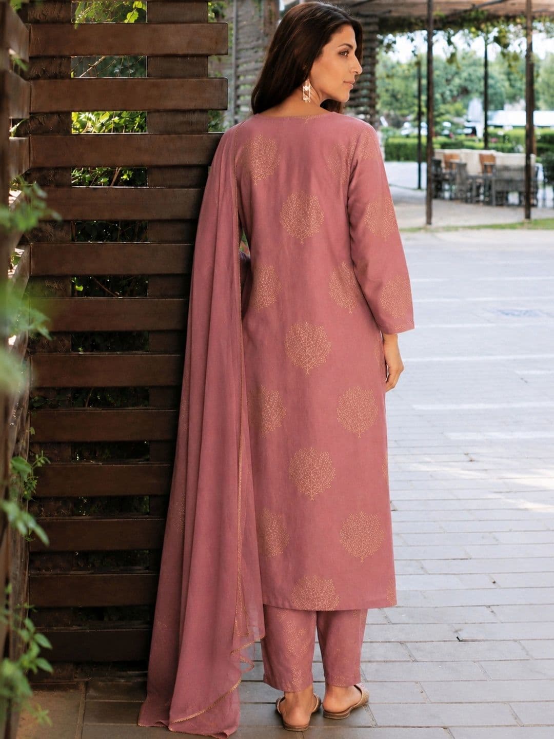 Klere Women Ethnic Motifs Printed Regular Kurta with Trousers & With Dupatta thumbnail 3